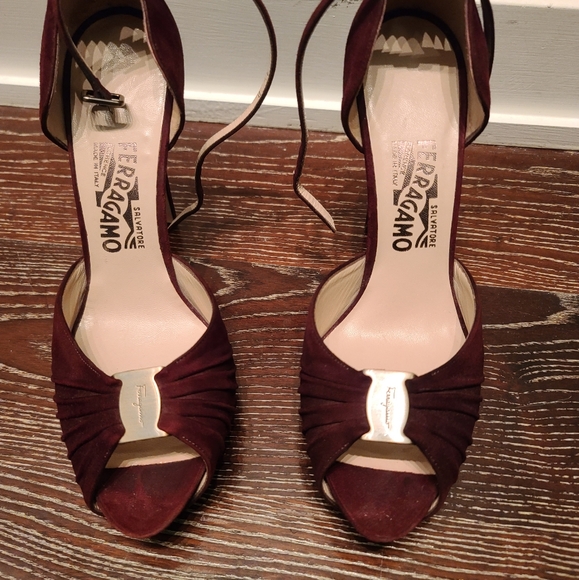 Salvatore Ferragamo Fragrance Acm Oxblood Suede Peep Toe Sandles Size 8.5 - Picture 9 of 9